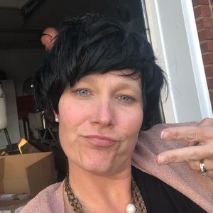 Meet your Posher, Casey